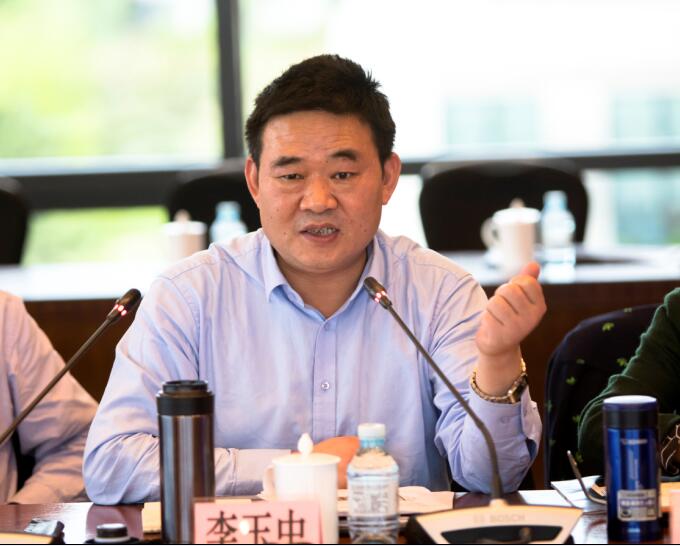 C:\Documents and Settings\Administrator\桌面\QQ截圖李玉中.jpg