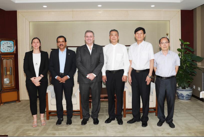 C:\Documents and Settings\Administrator\桌面\陶會長會見國際合作社聯(lián)盟主席.jpg