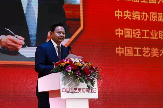 C:\Documents and Settings\Administrator\桌面\人民日?qǐng)?bào)報(bào)到19年工美博覽會(huì)\QQ截圖1-2.jpg