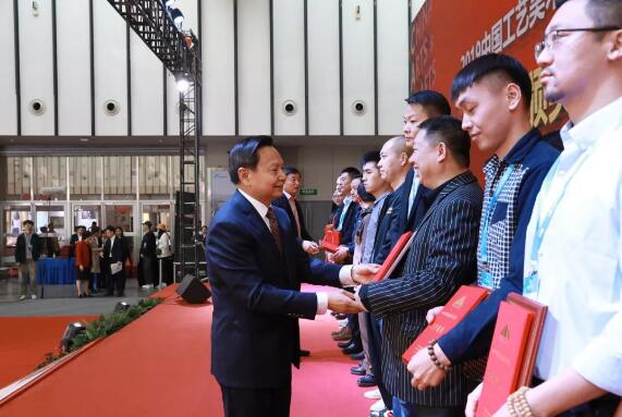 C:\Documents and Settings\Administrator\桌面\QQ截圖2-1.jpg