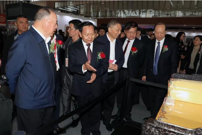 C:\Documents and Settings\Administrator\桌面\首屆中國(guó)工藝美術(shù)博覽會(huì)在南京開(kāi)幕\QQ截圖8.jpg