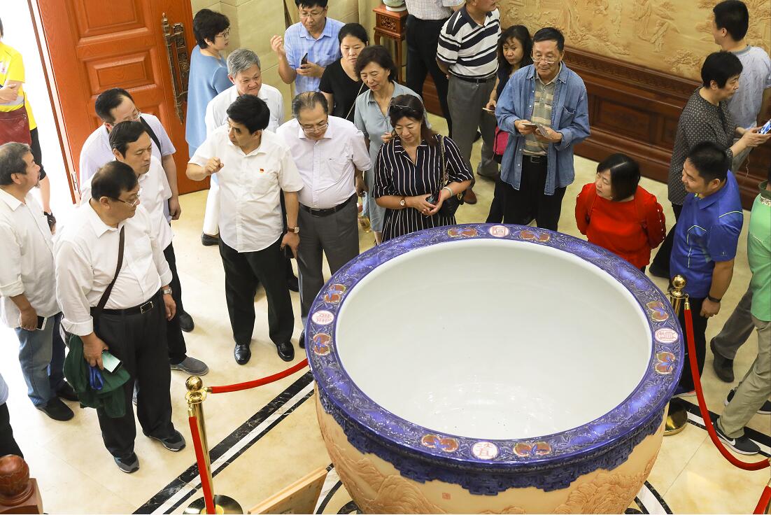 C:\Documents and Settings\Administrator\桌面\景德鎮(zhèn)史志會(huì)圖片1.jpg